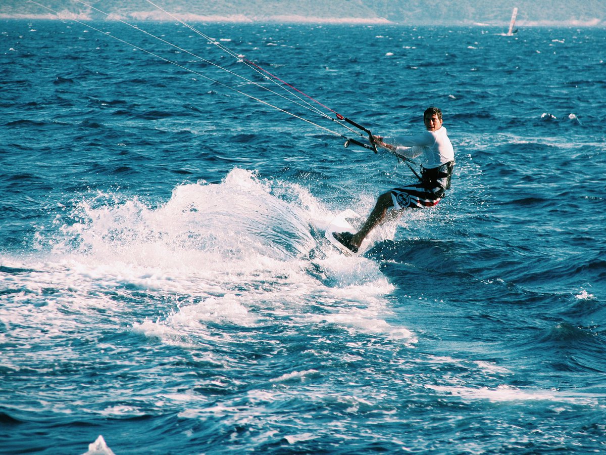 Bol_Brac's tweet photo. Kitesurfing is always a good idea! 😎😍🏄💪
#SymBOL #kite #surf #adventure https://t.co/C5ANPvZMt2