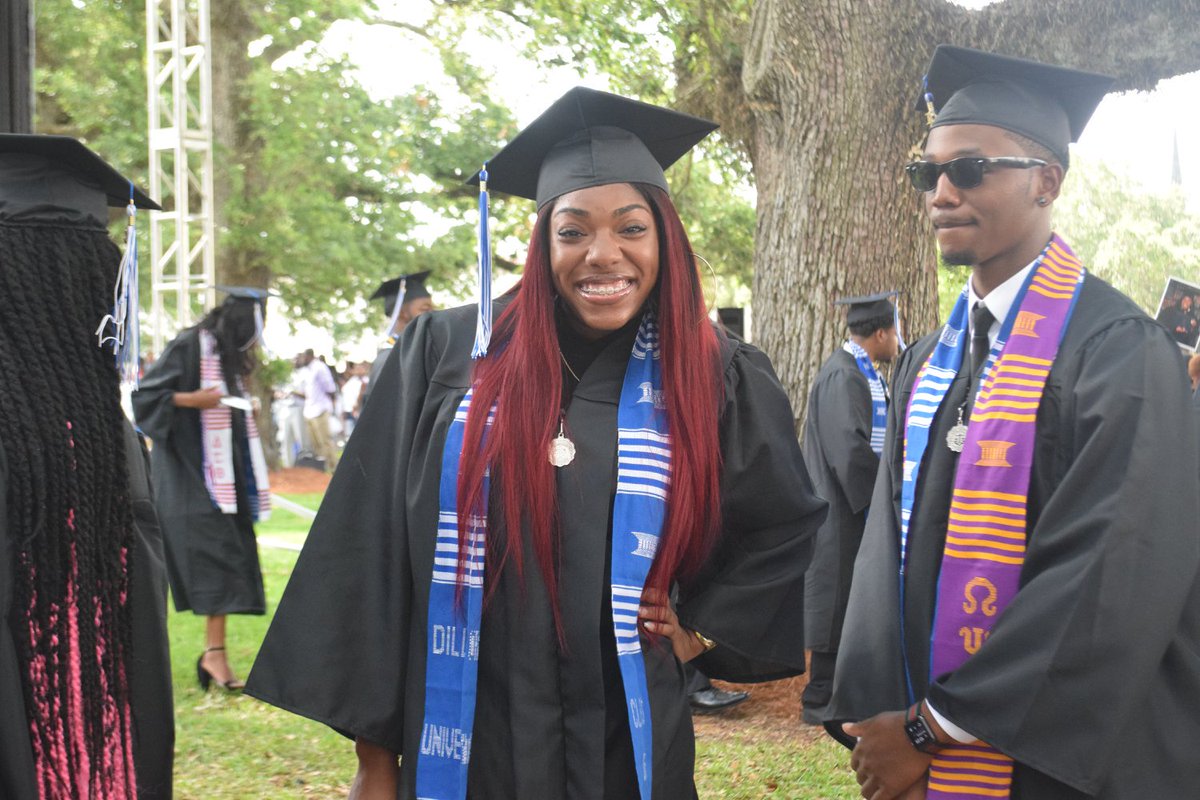GeauxDU's tweet photo. #MyDU #DillardGrad18 #GeauxBleu https://t.co/k8sJeo5dpV