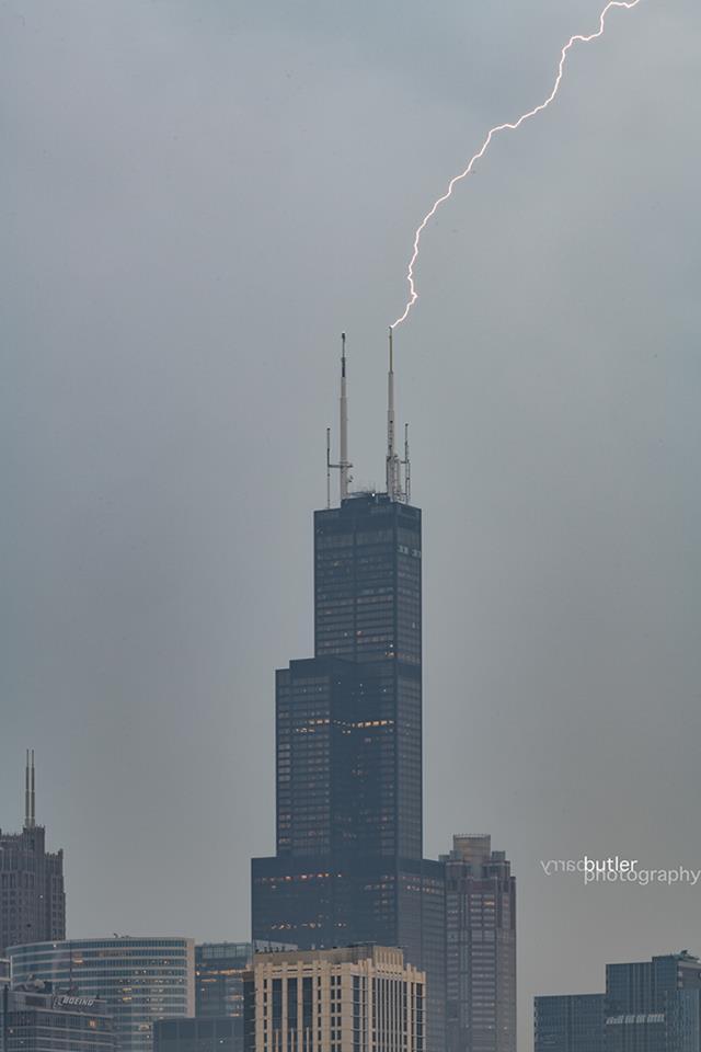 ABC7Chicago's tweet photo. WHOA! It was an intense lightning storm this Monday morning. Thanks Barry Butler photography for capturing this incredible shot! https://t.co/0r1rjBU2MT