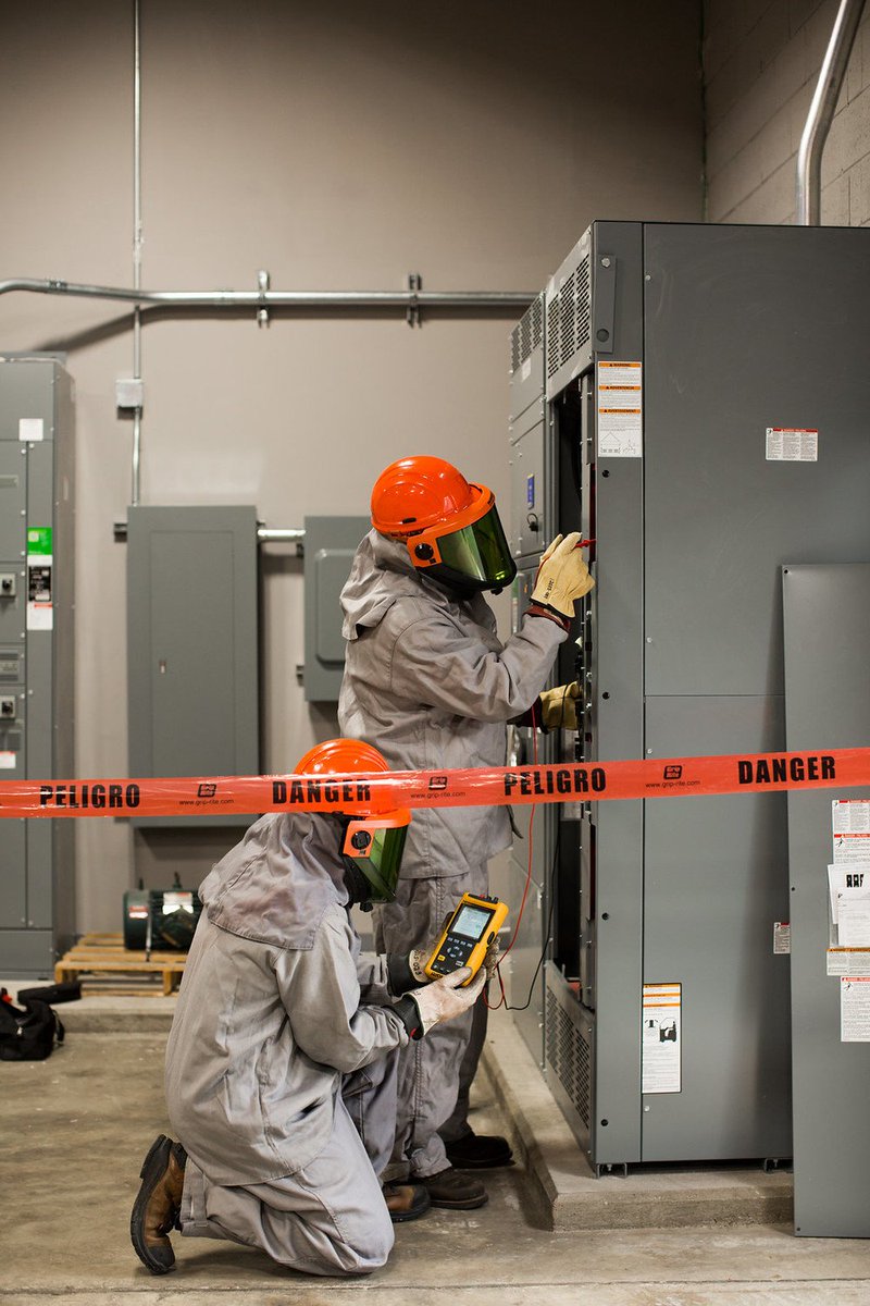 HendersonSerLLC's tweet photo. Safety is Paramount. Safety Training is vital for safe work practices. Consider this class for your employees.
#BeSafe #SafetyTraining #ElectricalSafety #ArcSafety #ArcFlashTraining #ArcFlash #ElectricSafety #SafetyClasses #HendersonServices #Safety1st
https://t.co/Scd6YeXJqs https://t.co/4UXVBB6ly6