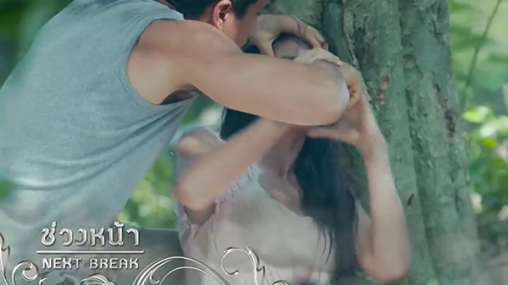 กินน้ำได้โรแมนติกจังครับ55555555555555555 #ลิขิตรักTheCrownPrincess