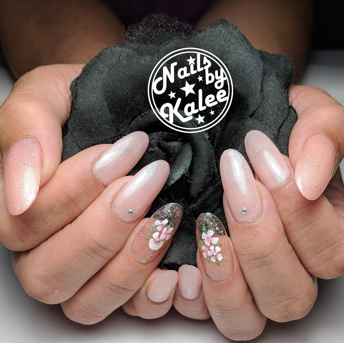 NailsByKalee's tweet photo. Happy belated #mothersday to all my awesome moms out there from me and Maria!! Thanks for coming to see me Maria! #mothersdaynails #pinknails #floralnails
#nailsbykalee #avnails #avnailtech #palmdalenails #palmdalenailtech #661nails #nailart #nails #nailartist #notd https://t.co/NrdmmvzSZx