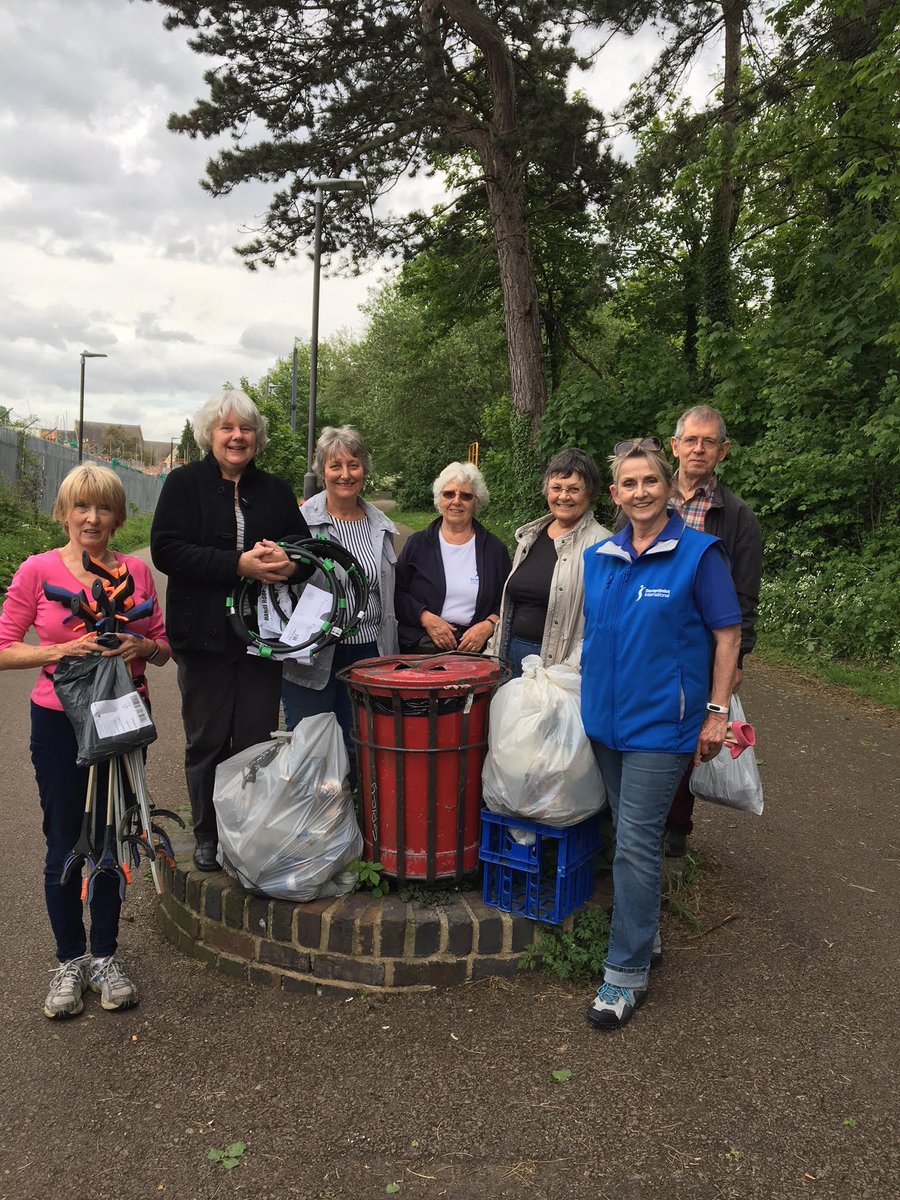 CheltenhamCOC's tweet photo. @CheltenhamSI 
Cheltenham SI out supporting the Great Plastic Pick up - we regularly go out to mark UN Environment Day or to keep our lovely green spaces clean and safe but this time it was in response to the national campaign launched by the Daily Mail. https://t.co/amYC3J7Hyj