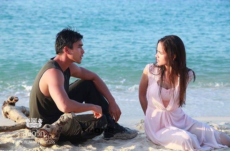 ดูเหมือนเจอกันครั้งแรกจะไม่ค่อยประทับใจกันเท่าไหร่นะครับ😏 #ลิขิตรักTheCrownPrincess