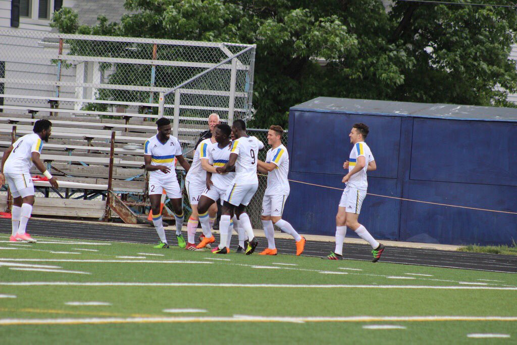 damani11dor's tweet photo. Le début du commencement....fc Columbus ...we are on our way soon🏆 #fuelingtime....thanks to our incredible fans!! https://t.co/ru37qmGo6N