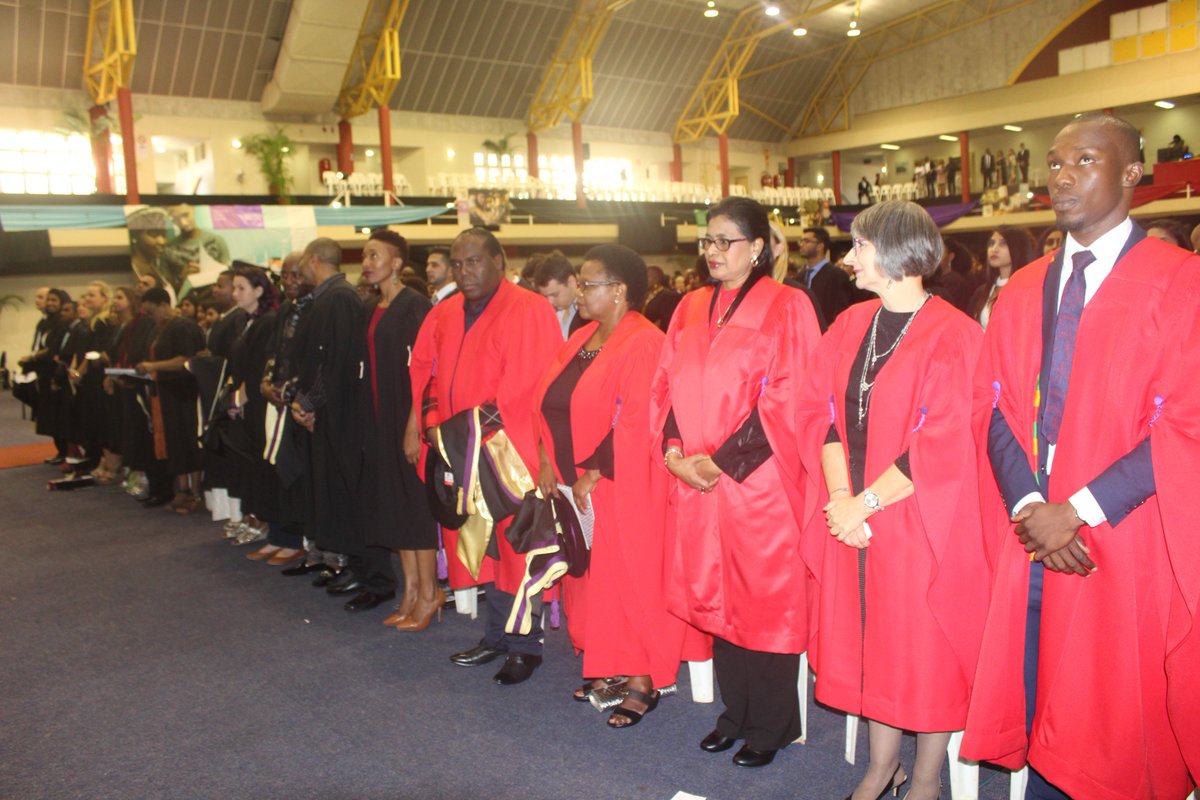 DUT_Tweets's tweet image. Autumn #DUTGRAD2018 ends on a high note with the Faculty of Health Sciences @RadioDUT @DUTAlumni @JournalismIziko @ButiManamela