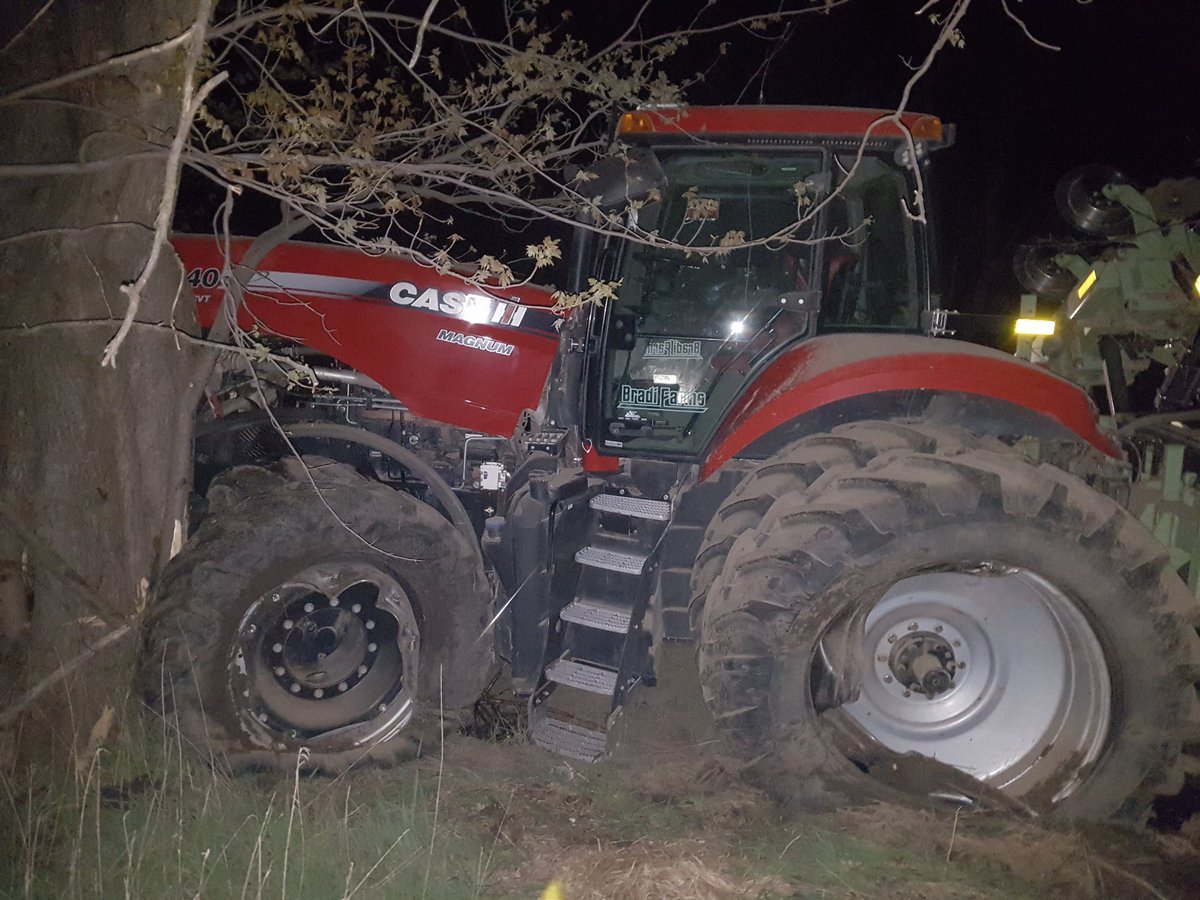 JoshBoersen's tweet photo. DON'T FARM TIRED! Not a great way to kick off the week... #ontag https://t.co/23sHbZoIYE