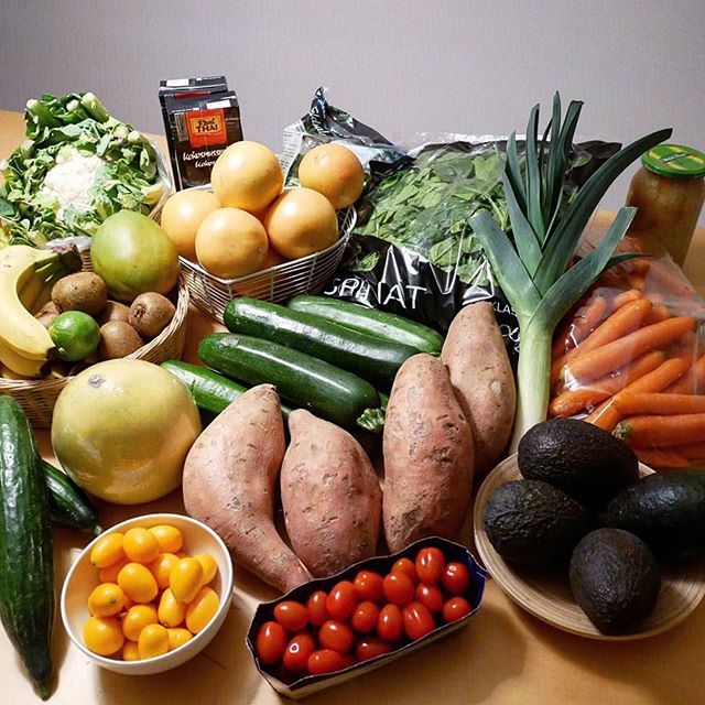 XplorePaleo's tweet photo. #Healthy #groceries for two.. 🙏😍😊️ #veggies #vegetarian #vegan #paleo #healthyfood #healthyfats #healthychoices #healthylife #eatclean #realfood #cleanfood #foodismedicine #raw #eatraw #rawfood #fruits #vitamins #colors #eatcolors #backtotheroots #pa… https://t.co/TIXdeuUxcF https://t.co/P5ALhTJyGX