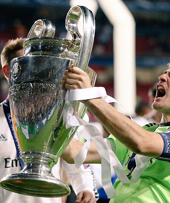 IkerCasillas's tweet photo. #encuestafutboleraiker tú que preferirías?? 
RT Champions con tu club
FAV Mundial con tu país https://t.co/95qjnbqMJQ