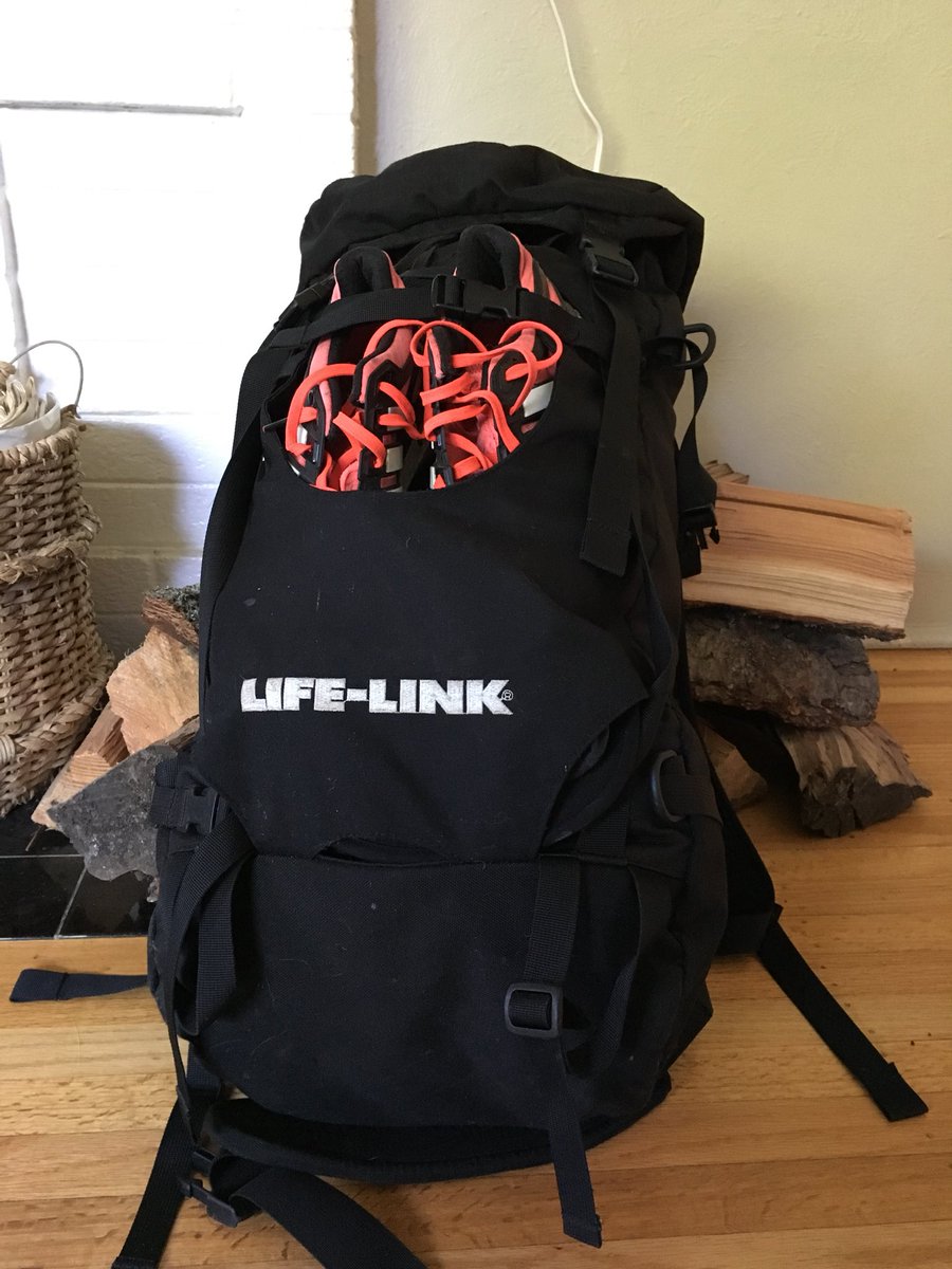 rumon's tweet photo. If you’re packing up to head to #BCTECHSummit this morning, don’t forget your workout gear - we’re gonna hit @Nov_Proj_YVR Wednesday a.m. (+ likely Seawall run tmrw). #freefitness #traverbal #DigitalBC #fitbodyfitmindfitBC
(And yes, high end biz luggage ‘round these parts.) https://t.co/lAkU1fbnMw