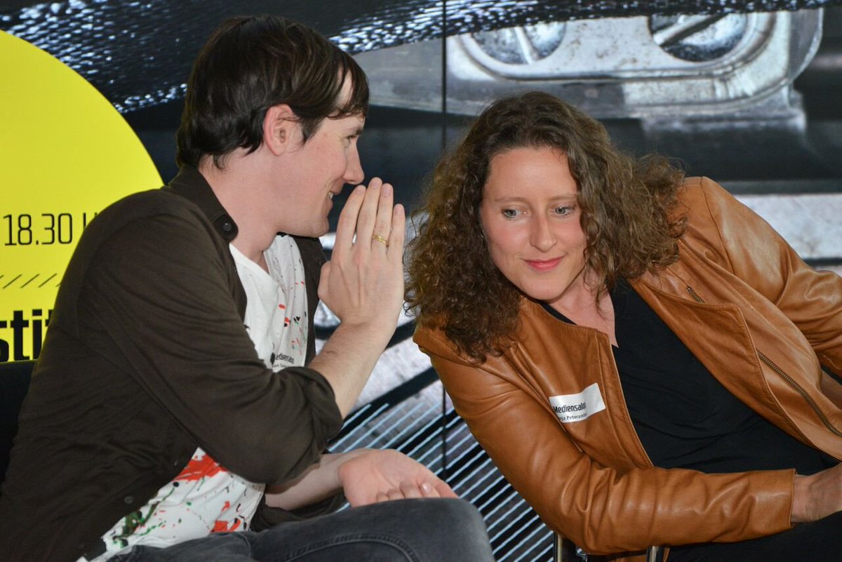 JanGeorgPlavec's tweet image. Welches Geheimnis zum #Feinstaubradar habe ich da @glocalreporting wohl zugesteckt? 
(Eindruck vom #Mediensalon vergangene Woche in Berlin zu #Roboterjournalismus bei @vf_institute @mekofactory)