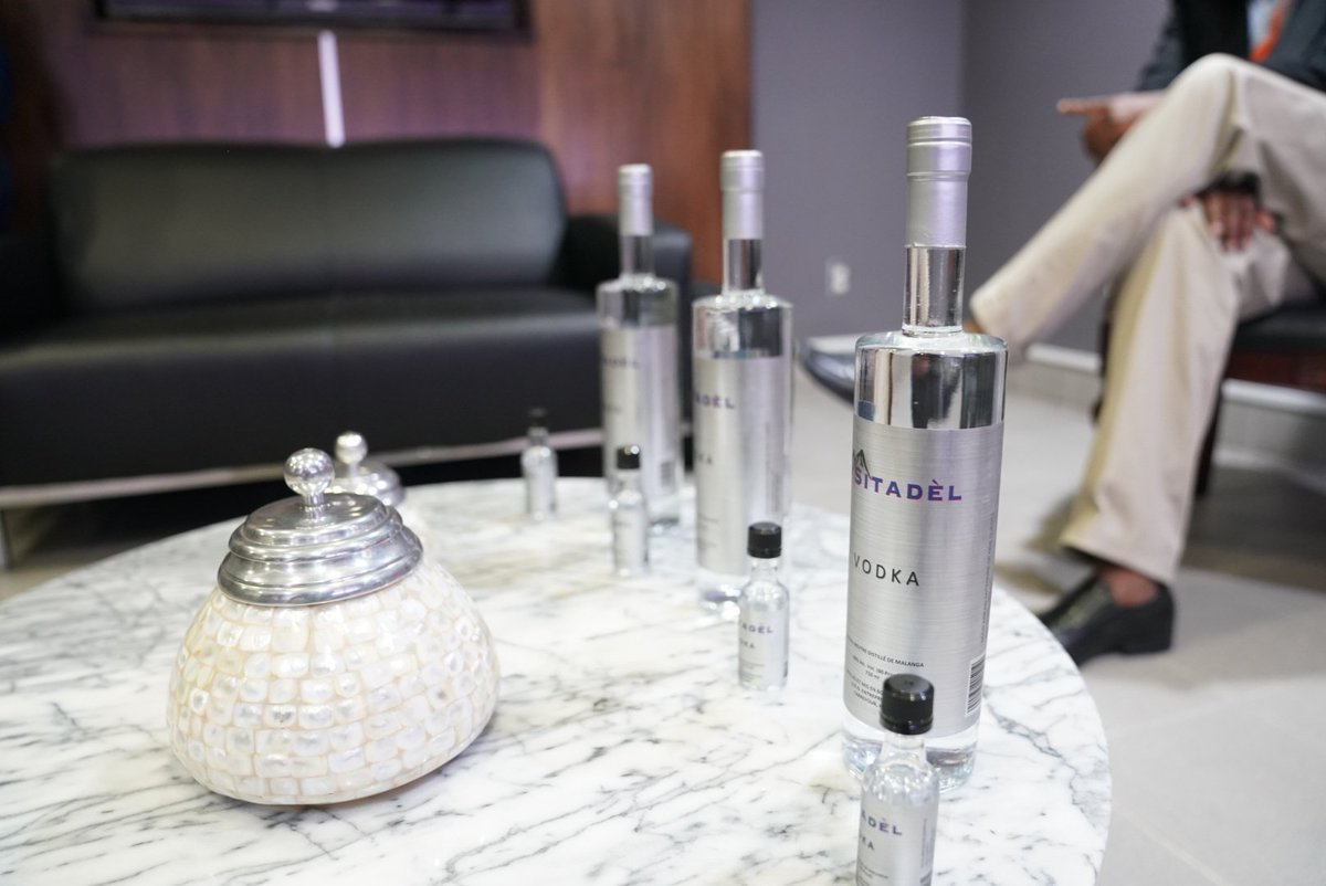 James Rivière (james_riviere) Twitter