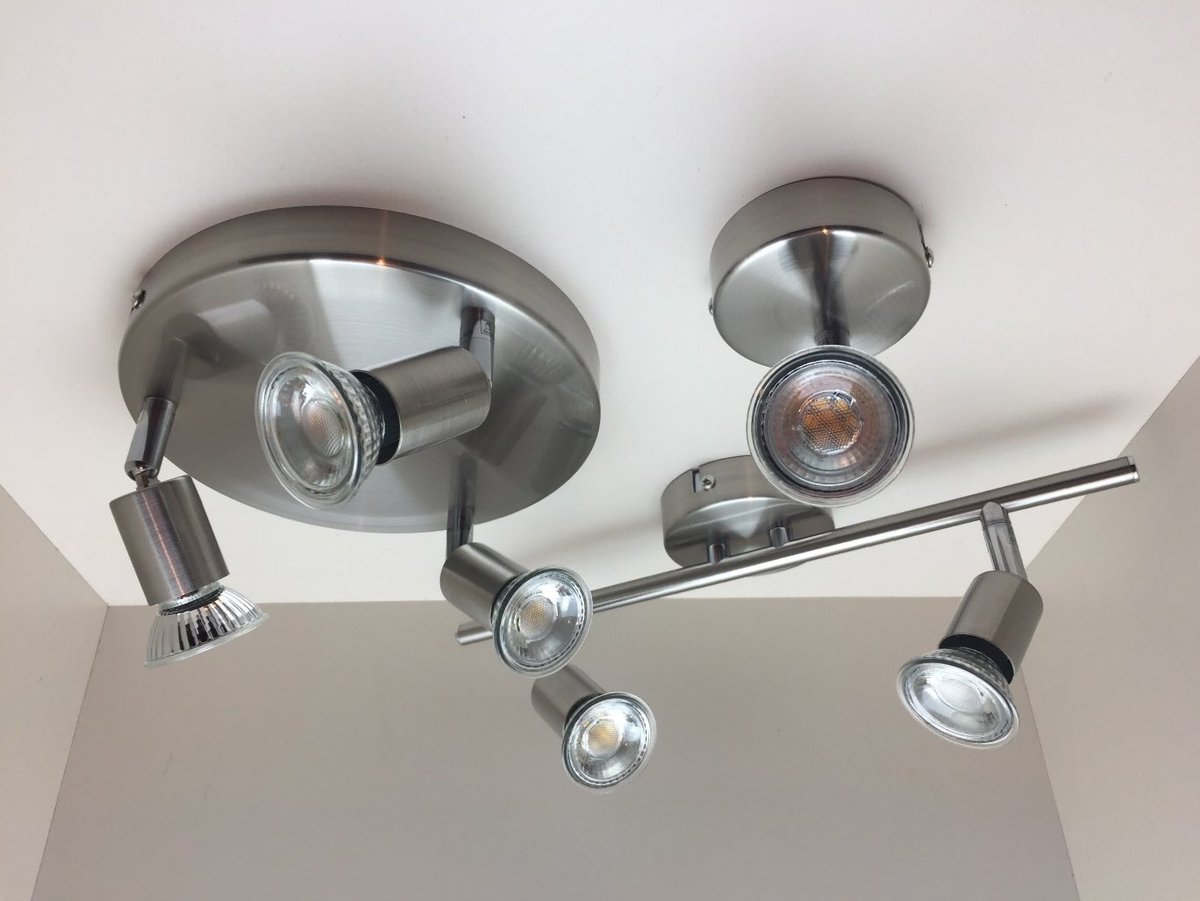 BulbsintheDiff's tweet image. Having an extension this year? 🏡Check out these brushed chrome fittings. Ideal for any kitchen/living room or bedroom. Give us a call on 02920291749 to find out more📲