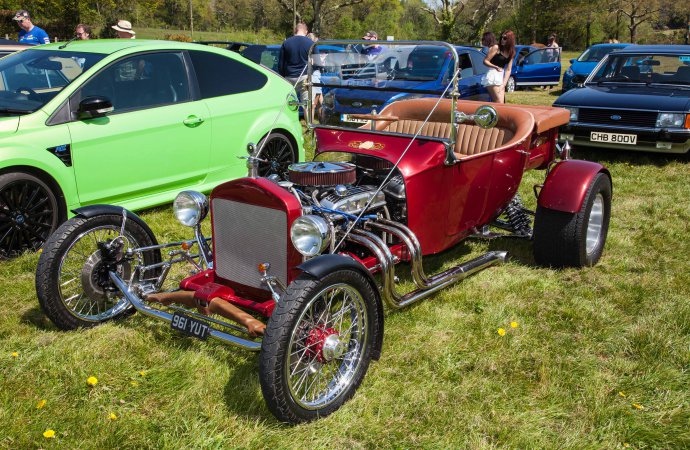 ClassicCars_com's tweet photo. Modified Fords are fan favorites in the UK, Beaulieu museum stages its annual ‘Simply Ford’ car show: https://t.co/YL5mxLdidH
#classiccarsdotcom #driveyourdream #beaulieumuseum #SimplyFord https://t.co/aCel747Dor