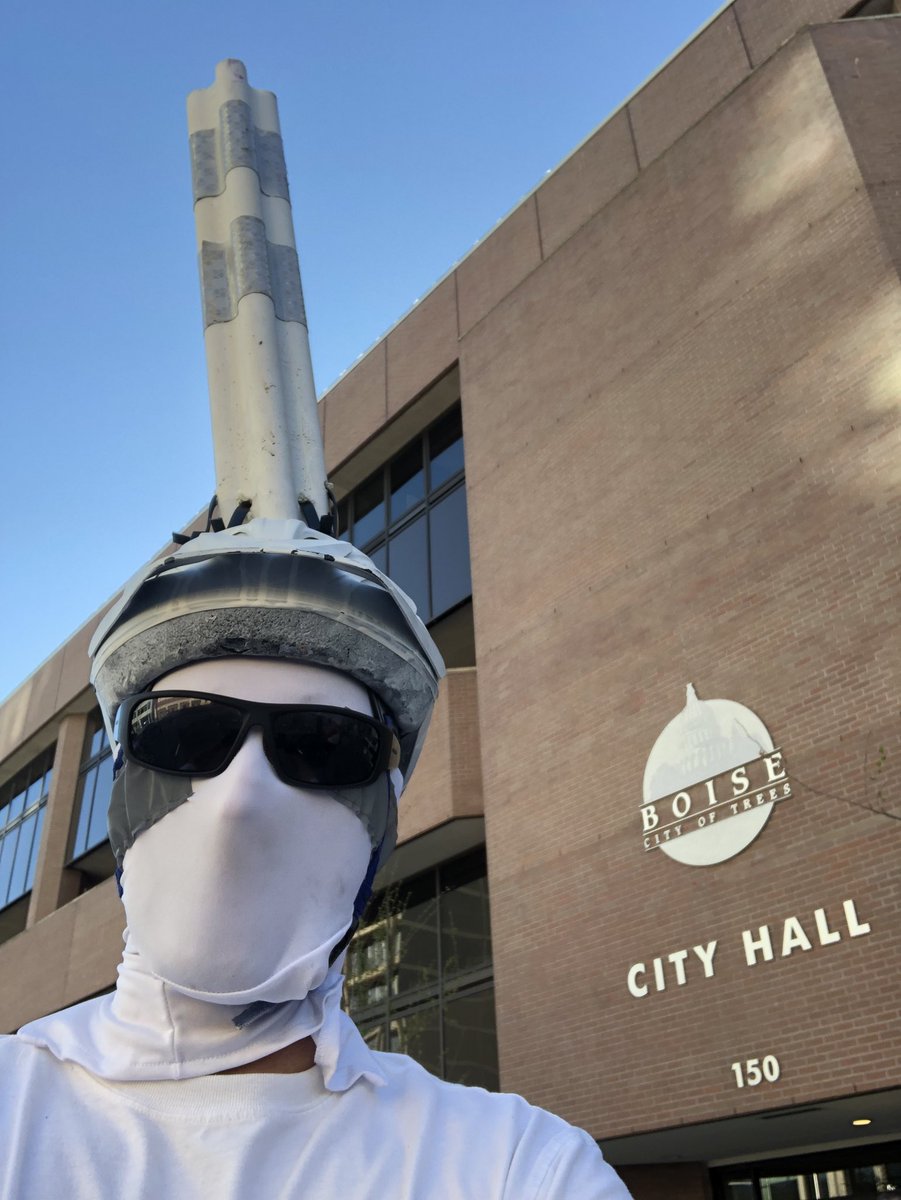FloydFlexpost's tweet photo. Hanging out at @CityOfBoise this morning to promote protected bike lanes for #BoiseBikeWeek @BikeTVCA @IdahoWalkBike @BoisePD https://t.co/dfS3VJzhyi