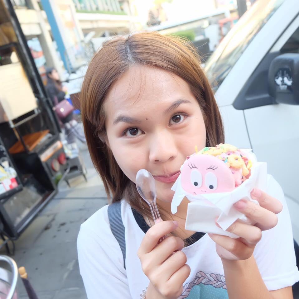 BOHHOT's tweet photo. ใครพอจะรู้จักหรือสามารถตามตัวคนนี้ได้บ้างคะ ชื่อ "เจนนีตา สอิ้งทอง" นางได้โกงเงินเราไปรวมๆแล้วทั้งหมด100,000บาท หลังจากที่เคยทวิตไปแล้วบอกว่าจะคืน จนถึงตอนนี้ก็ยังไม่คืน ใครทราบที่อยู่ เบาะแส หรืออะไรยังไงช่วยแจ้งเราหน่อยนะคะ เราต้องการเงินของเราคืน รบกวนช่วยรีทวิตหน่อยนะคะ https://t.co/Wo9tsp0Ytw