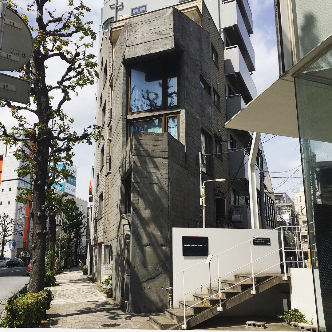 moct_studio's tweet photo. Tower House by Takamitsu Azuma. Designed as a continuous vertical room it reflects our negotiated occupation within cities and an embarking moment in our understanding, studies and development of 3 x 5 Small House https://t.co/GnaktyCN17 #microdwelling #jutaku #urbaninfill https://t.co/2GvfYT1PpY