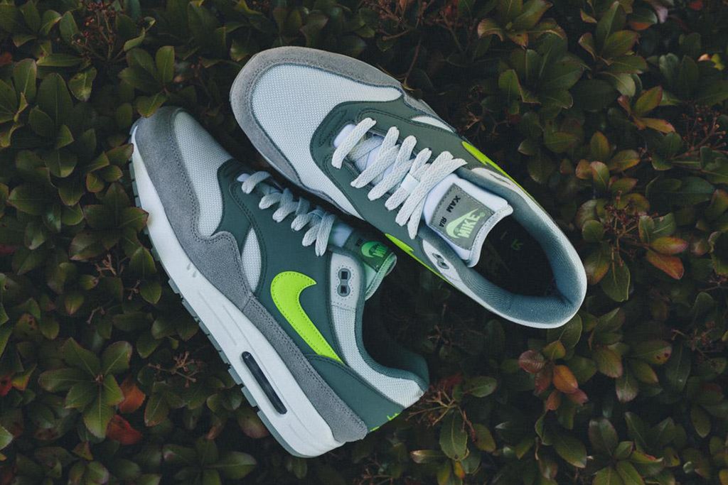 air max 1 mica green volt