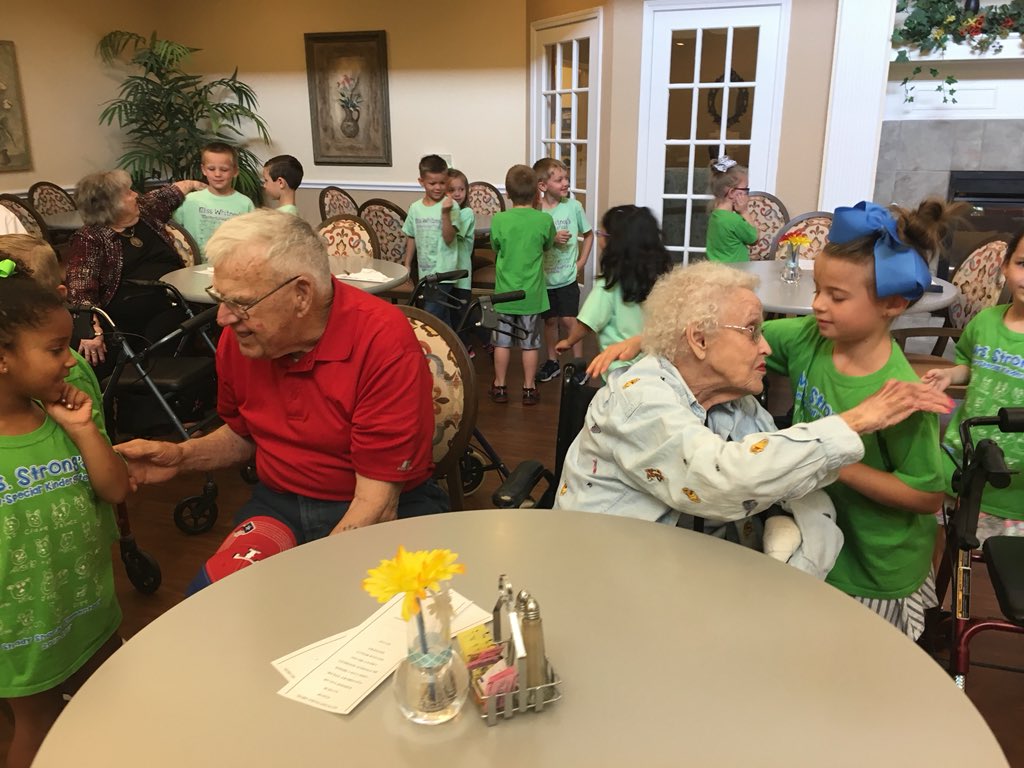 SSEFalcons's tweet photo. SSE Kindergarten sang for the residents at Autumn Oaks. https://t.co/zeUUCVJxBL