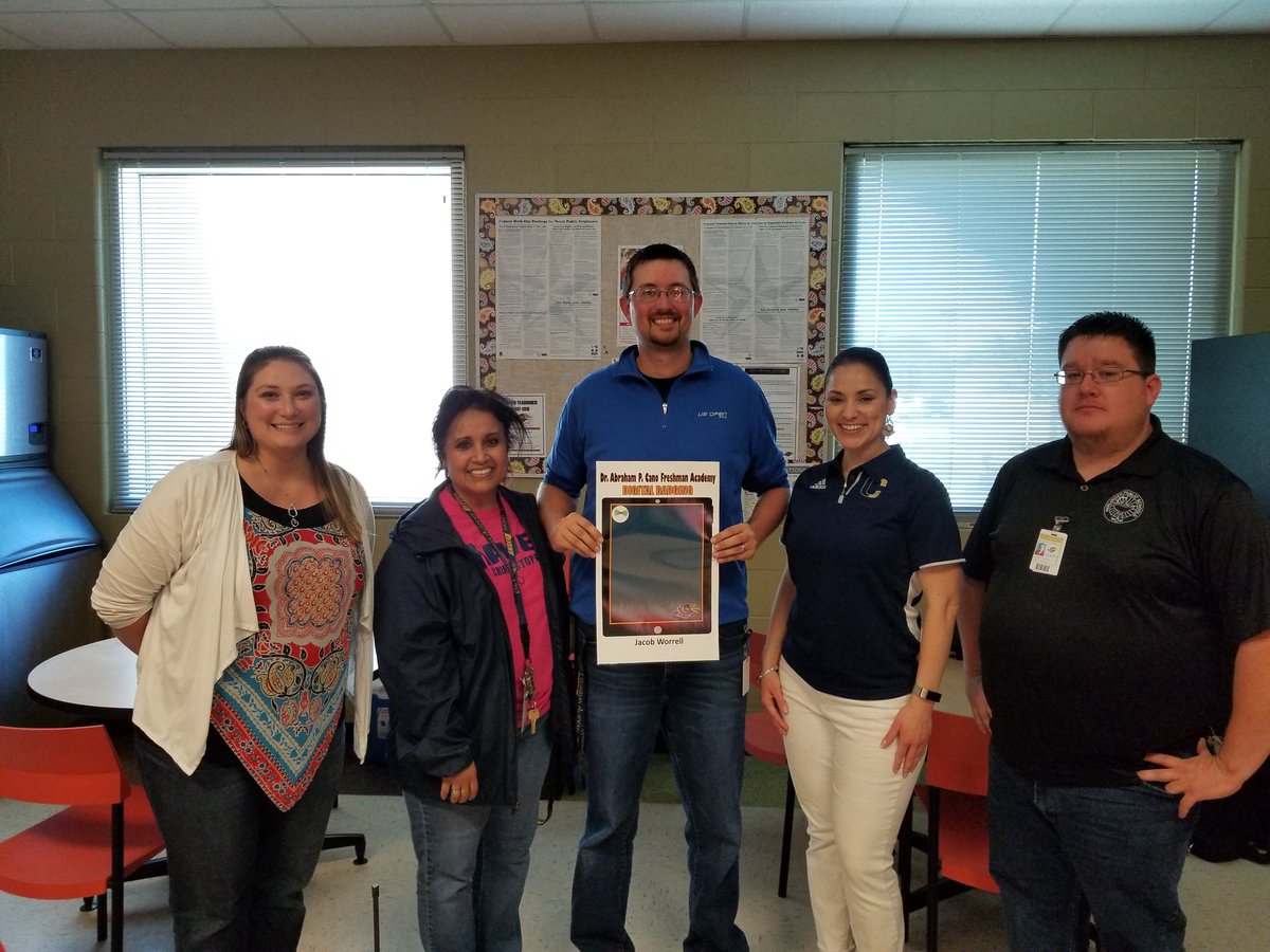 J_Herrera206's tweet photo. Our @CanoRavens Teachers/Coaches continue to amaze🤩 us exploring digital tools to engage students in class📚 even as they close out the year! Learning never stops at #CFA Way to go teachers on earning digital badges! 👊 #ignitethefire🔥 #studentsuccessisourpriority #techworld 🌎 https://t.co/jCjM9MnelF