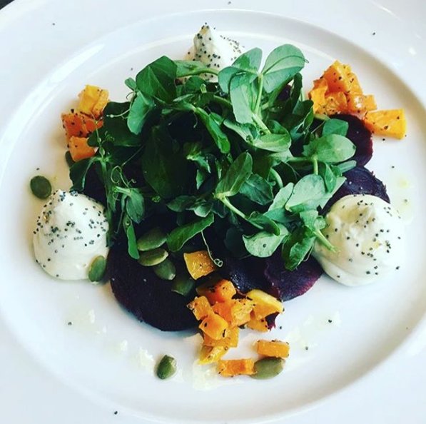 Fancy a break from the sunshine? Pop in for a some pre-theatre whipped goats cheese and smoked beetroot carpaccio like <a href="/tyneroberts/">Tyne Roberts</a> did. Yum!
#whippedgoatscheese #VisitScotland #ArdnamurchanGlasgow