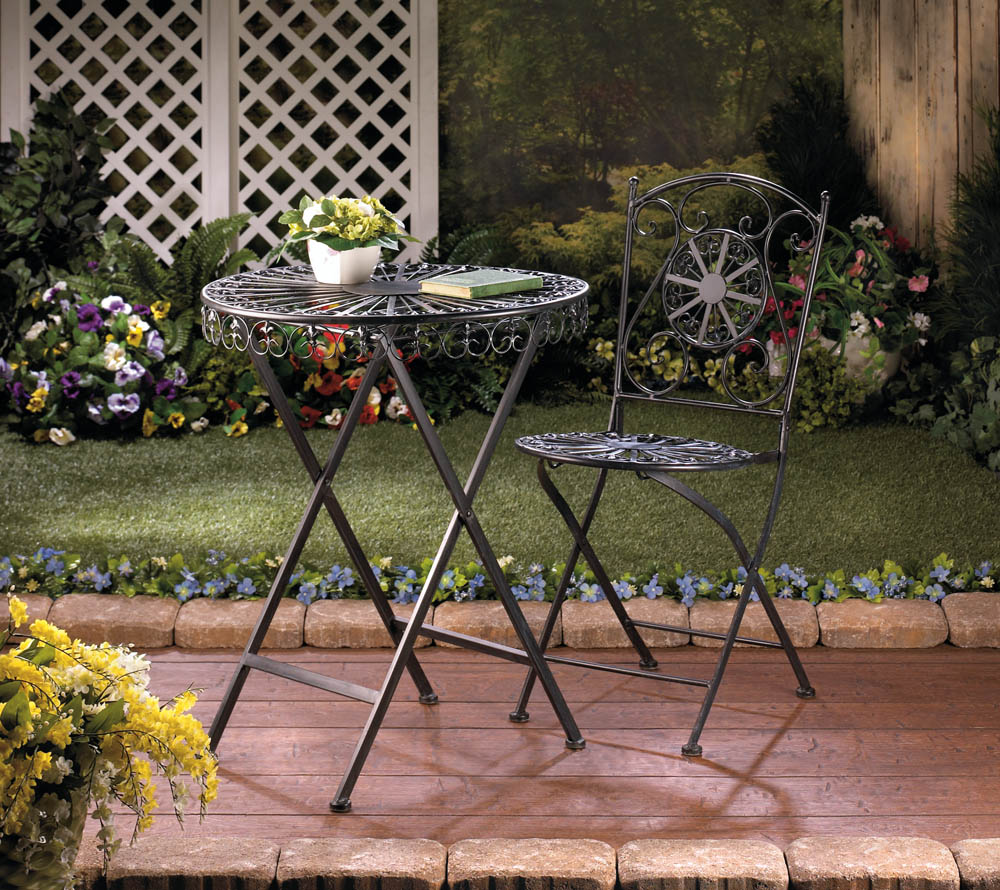 laurie_litzen's tweet image. Fleur-De-Lis Patio Table dld.bz/f5HEs #patiotables  #love   #RT #FOLLOW #giftspiration