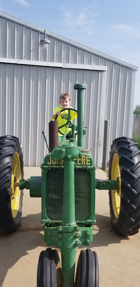 MrsBrowning16's tweet photo. Wilder kindergarten takes a field trip to Rutledge-Wilson Farm.  @officialSPS @WilderSPS @BeesonLisa @WilderForbes #WilderRocks https://t.co/gKMWQAxkAc