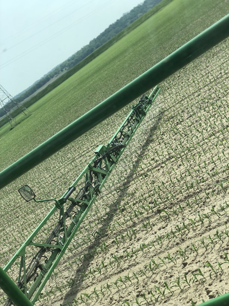 mbates_7's tweet image. As the old timers used to say, “time to let the crop lay”..............except now it’s with a 120ft boom instead of a six row crop cultivator #SecondPass @DowsonCole @DowsonAda @KYLEJDOWSON