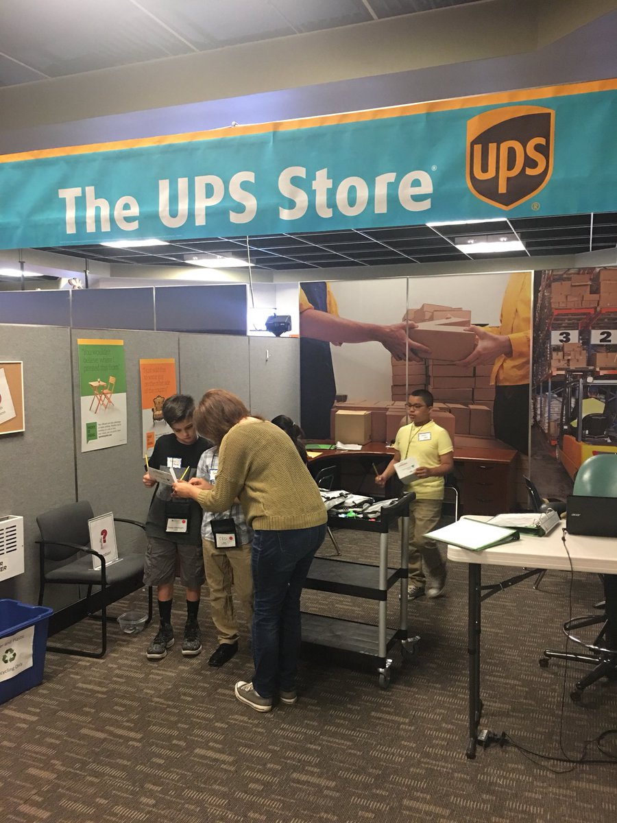 SayenLeonardo's tweet photo. Sayen and Morgan at JA Biztown learning life skills and running a town for a day. https://t.co/CsRKEl8lZt