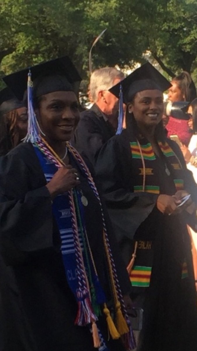 Chenellmadison's tweet photo. #MYDU #DillardGrad18 #DU18 @Admissions_DU @DUPublicHealth #MyHBCUSisterForLife  Okay, Ok, K; I must admit there's nothing better than an HBCU Education. #2k18 https://t.co/UeH9vuioEf