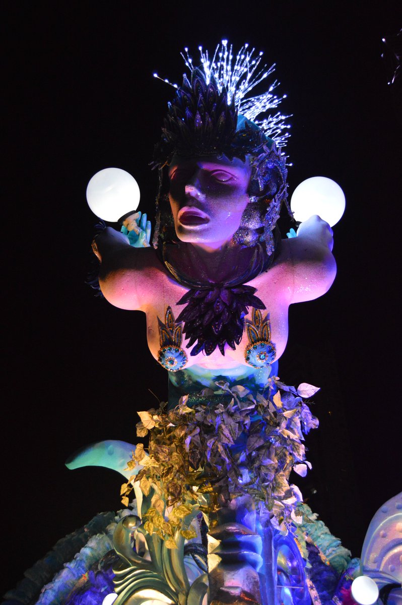 juliapdv's tweet photo. Increíble #desfiledereinas2018 en Panamá! 😍 @alopanameno https://t.co/ZGhHuRuXRf
