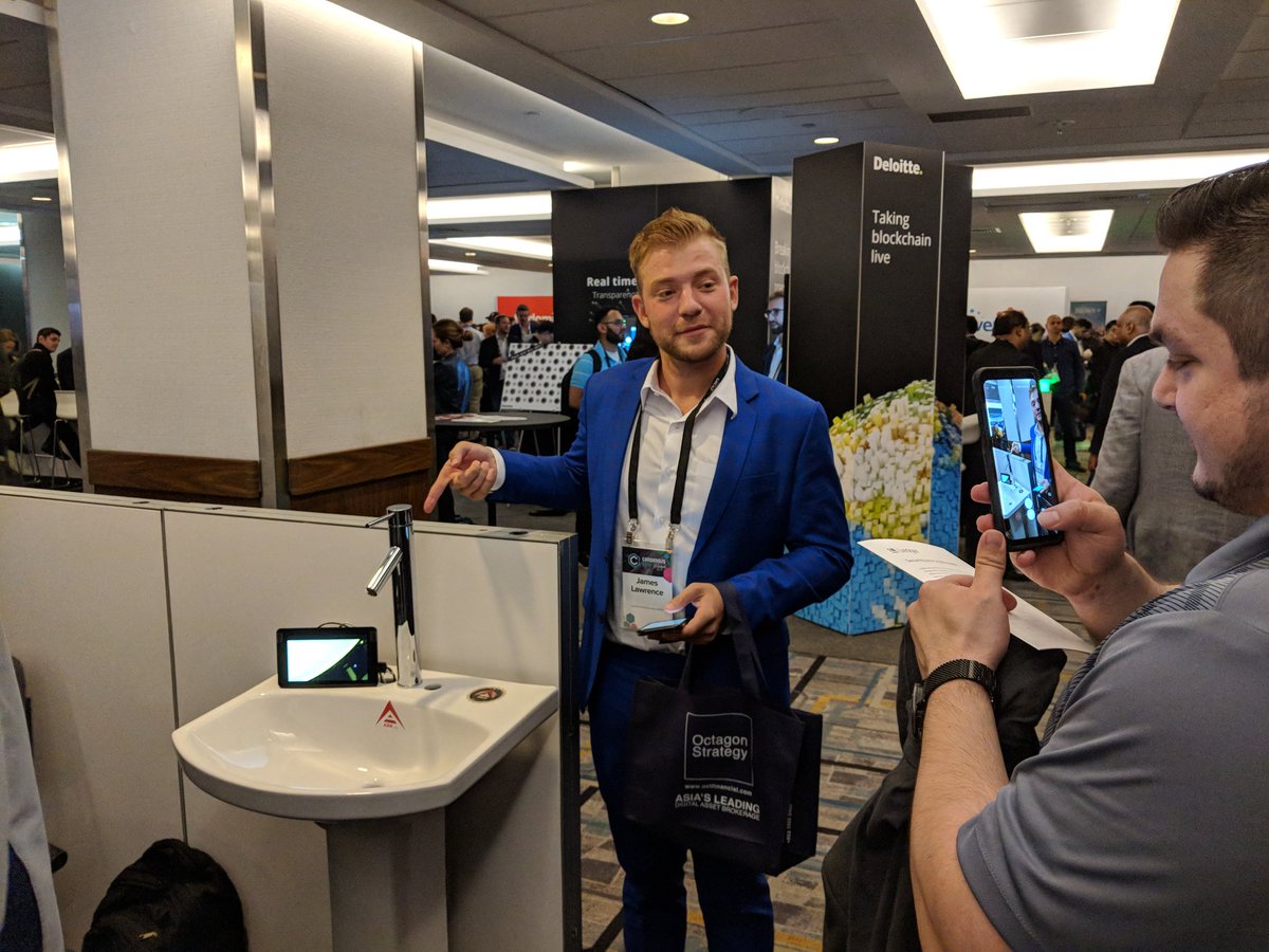 biz_classic's tweet photo. People are loving our real $ARK faucet at #Consensus2018 https://t.co/YOYi922ihO