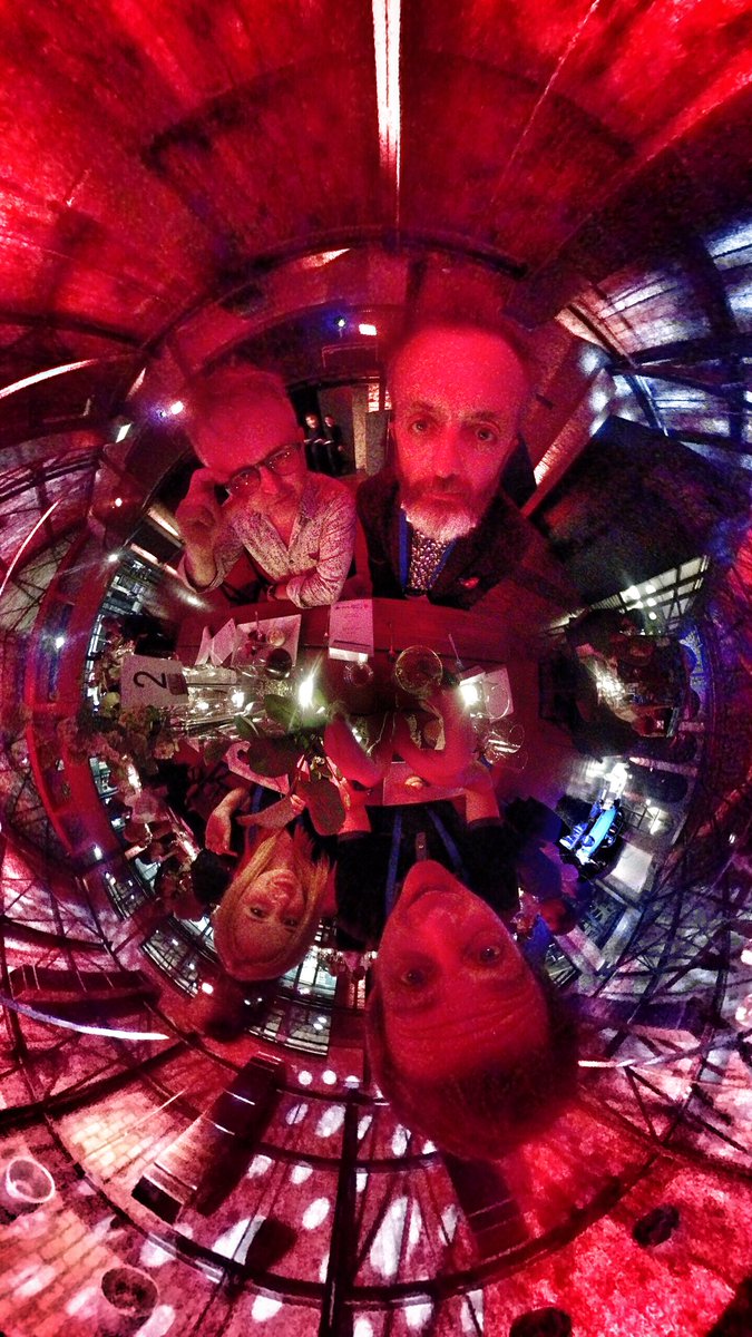 activrightbrain's tweet image. #CUBETechFair CEO Dinner with @montymunford and @mikebutcher in 360°!!