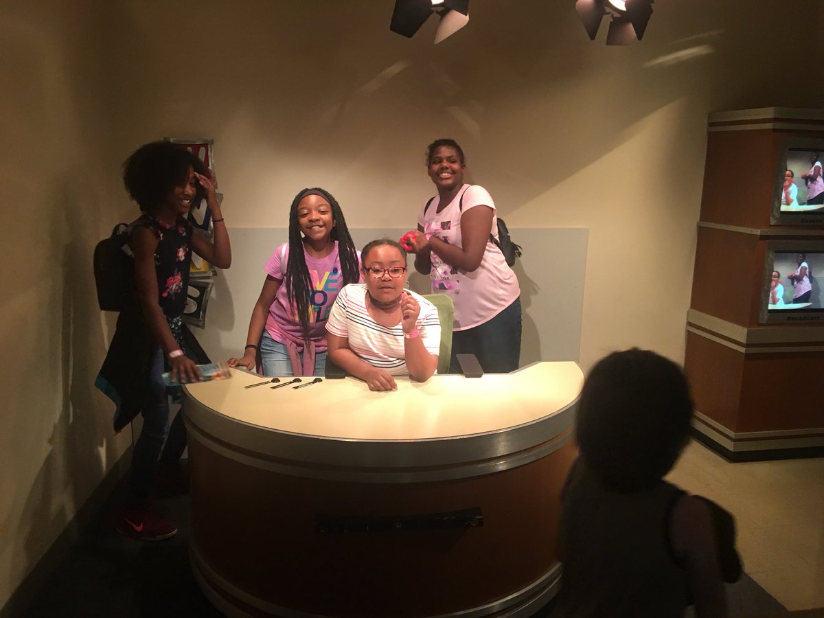 ohiokatiesnyder's tweet photo. Lots to explore at @COSI with @WRMSWolves Team Redhawks today! #prideinourpack #reynproud #aSHOCKINGLYgoodtime https://t.co/mBskDzKc3O