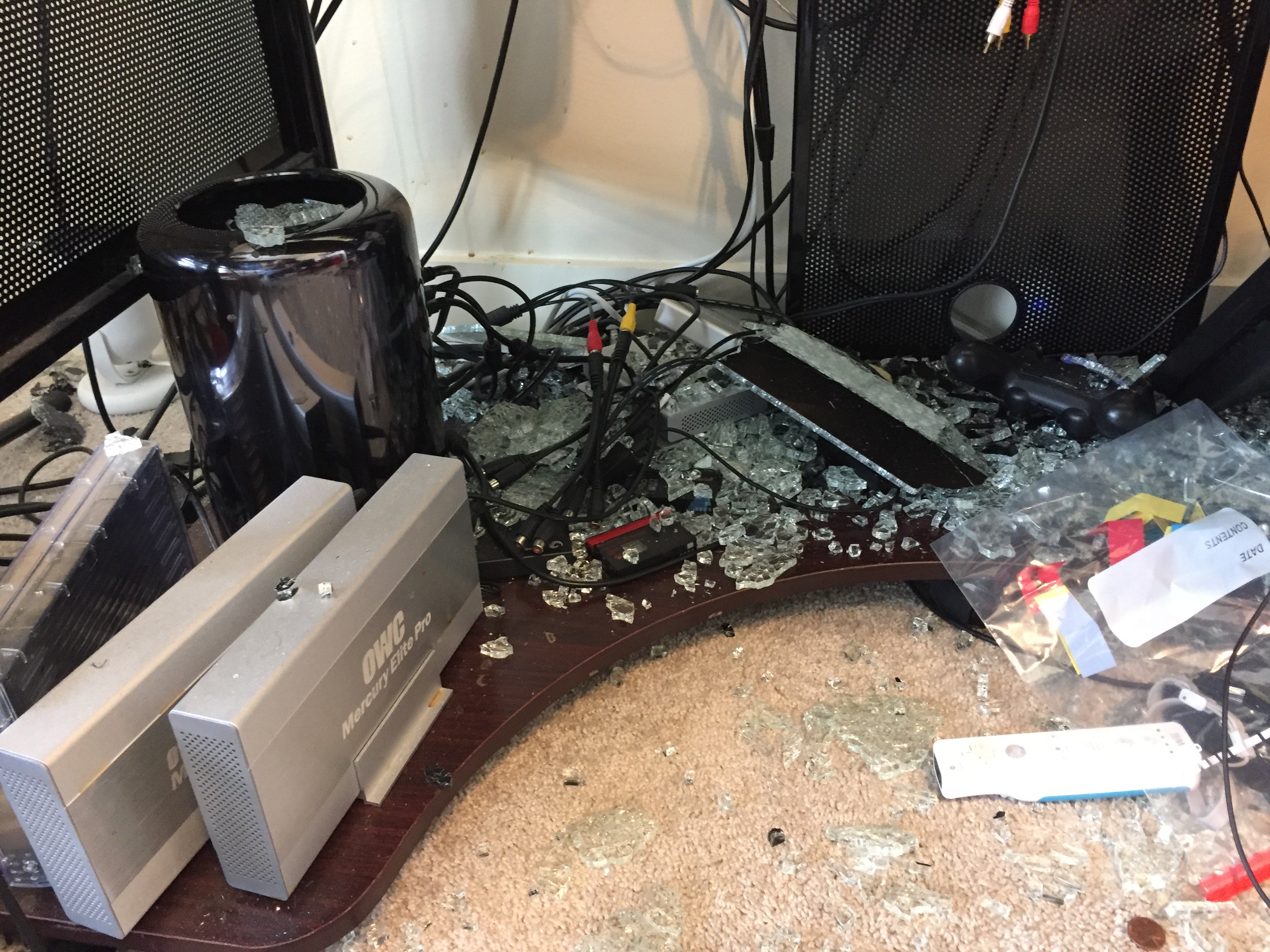 Cyrus workstation outlet