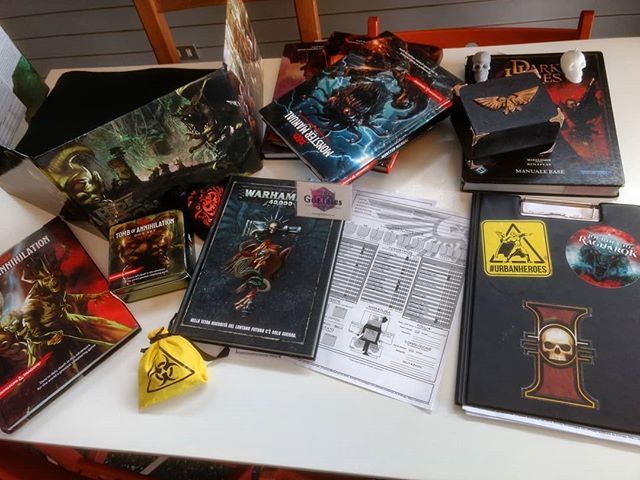 ArturoBenzi's tweet photo. Saturday was such an awesome gaming day!

#gdr #rpg #qworkshop #magicthegathering #polyset #polyhedraldice #d20 #chessex #gamesworkshop #specialdice #giocodiruolo #d20system #roleplaygame #dadi #dice #dicecollector #qworkshopdice #pathfinder #chessexdice… https://t.co/TMlrviU05m https://t.co/cHaG1g4lxV
