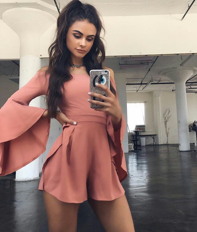 outfitsK's tweet photo. https://t.co/tTJdaFUiw0