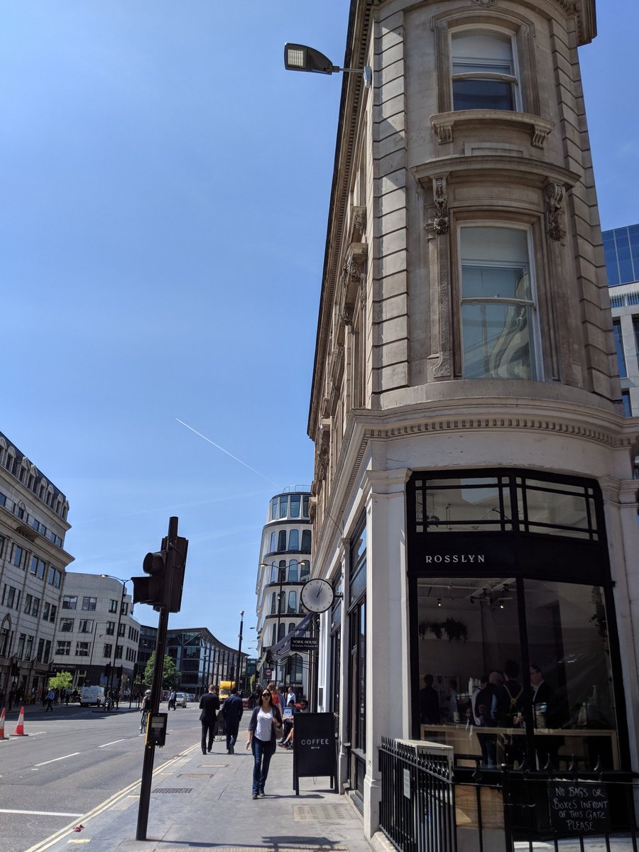 ProjectDavis's tweet photo. Travelled across the city today just to check out @rosslyncoffee 

What a beautiful place 😍 https://t.co/giX3F3Mt60