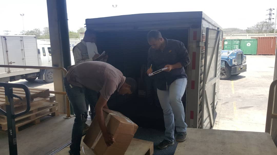 DISTRITO CAPITAL | Enviado 85 mil 784 insumos médicos para el Hospital Domingo Luciani del IVSS. Activo almacén robotizado Jipana <a href="/NicolasMaduro/">Nicolás Maduro</a> #SiQuieresProsperidadVota