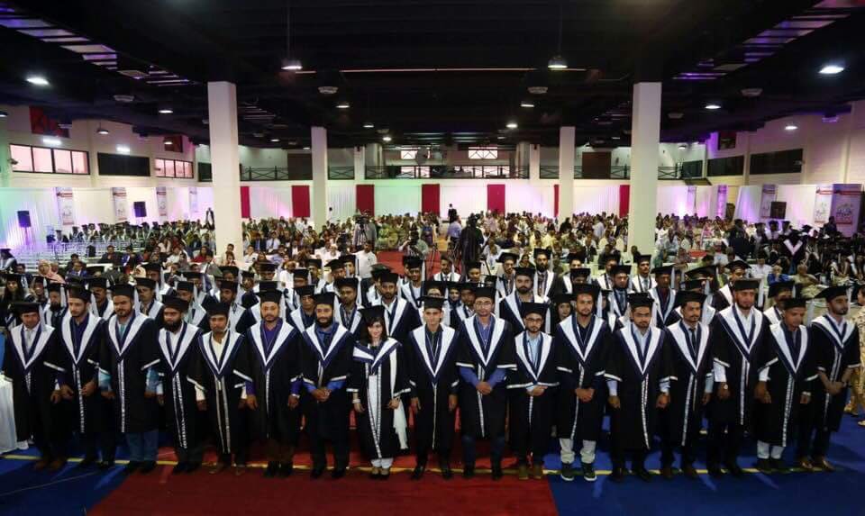 JavedNLaghari's tweet photo. 1st Convocation of Benazir Bhutto Shaheed University,Liyari Karachi. A mile stone achievement of PPP Govt. #KhidmatMainSabSayAagaySindh
#PPPForDevelopment #PPPSindh #Education https://t.co/5hKpqWAUEm
