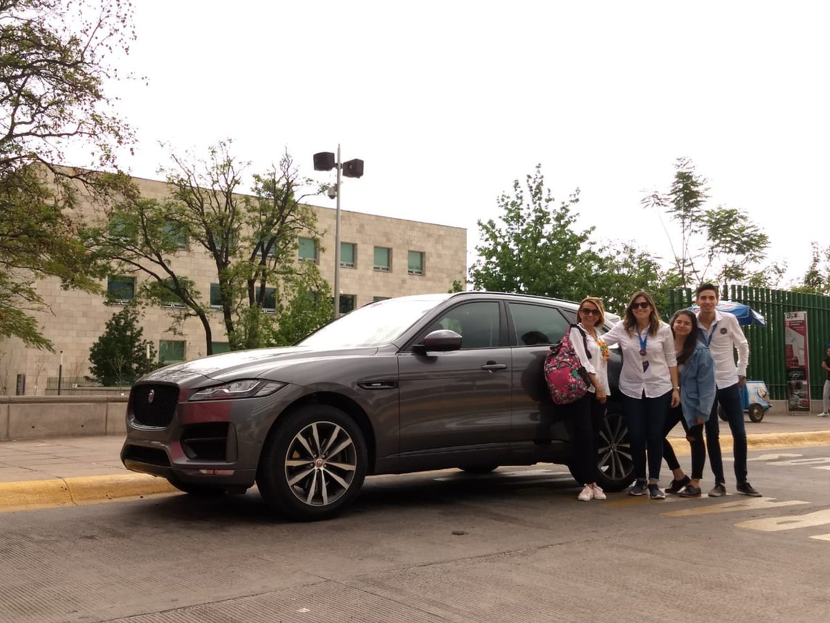 LeonShapers's tweet photo. ¡Gracias @Jaguar!  Por creer en nuestra iniciativa y brindar un maravilloso recorrido a nuestros Shapers y Speakers 👏 😎 #Shapingmx18 https://t.co/p8GQS2tdyc