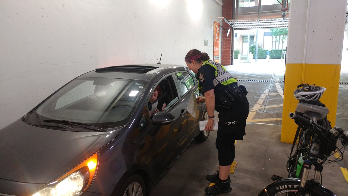 skinnyonsafety's tweet image. While out today with @VancouverPD Cst McElroy educating drivers about #autocrime, I spotted one automobile user who took safety up a notch. Great work! So what are YOU doing to prevent theft from your vehicle? #lockoutautocrime