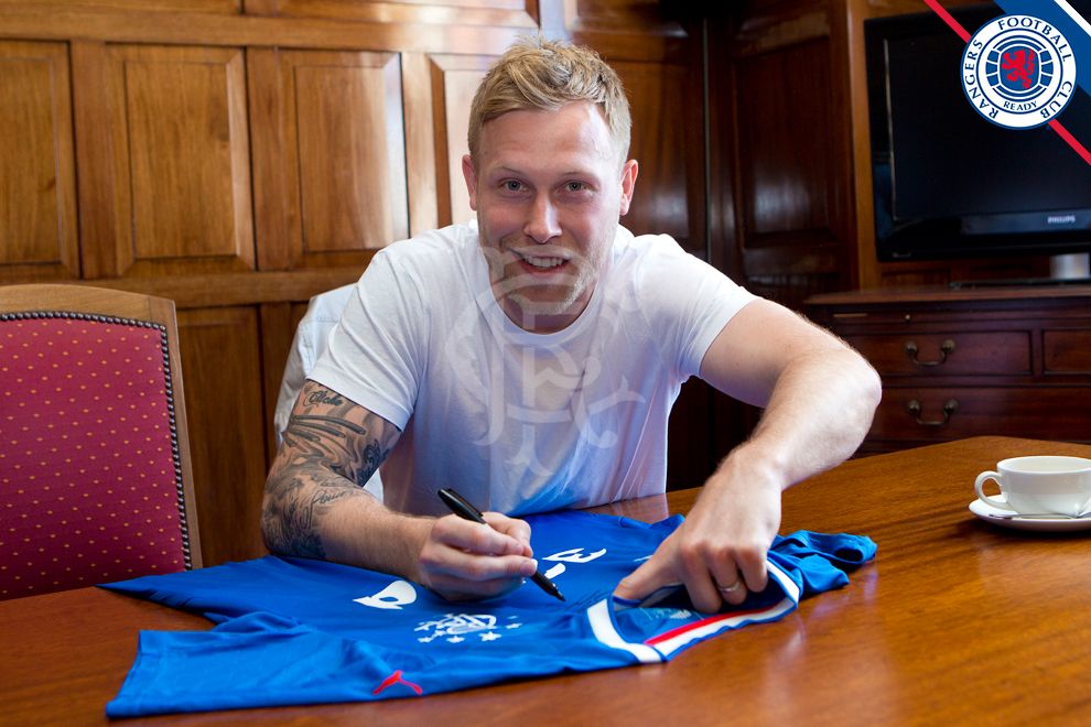 RangersFC's tweet image. 🖊️ RT and Follow for your chance to win a #RangersFC top signed by @scottyarf.

☑️ We'll choose a winner at random tomorrow morning, good luck!