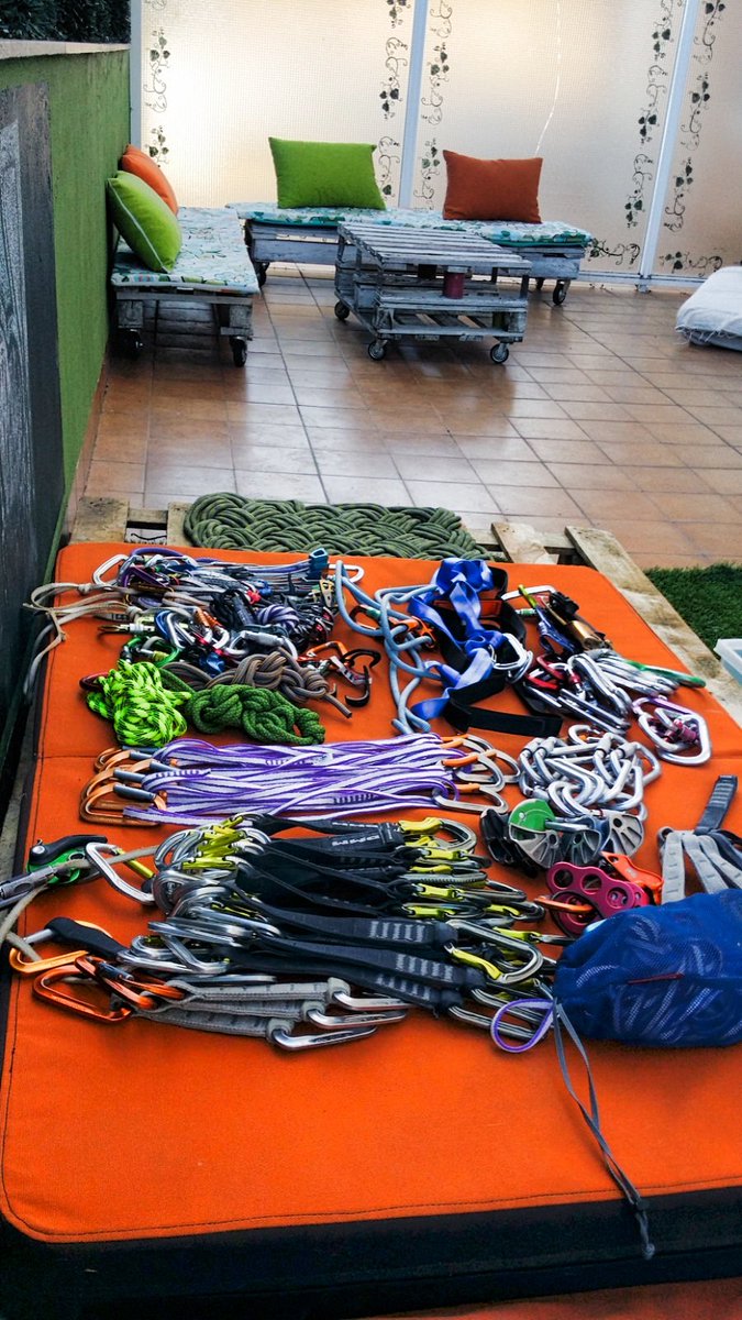 Ordenando...
#climbing #afuerzadeplafon