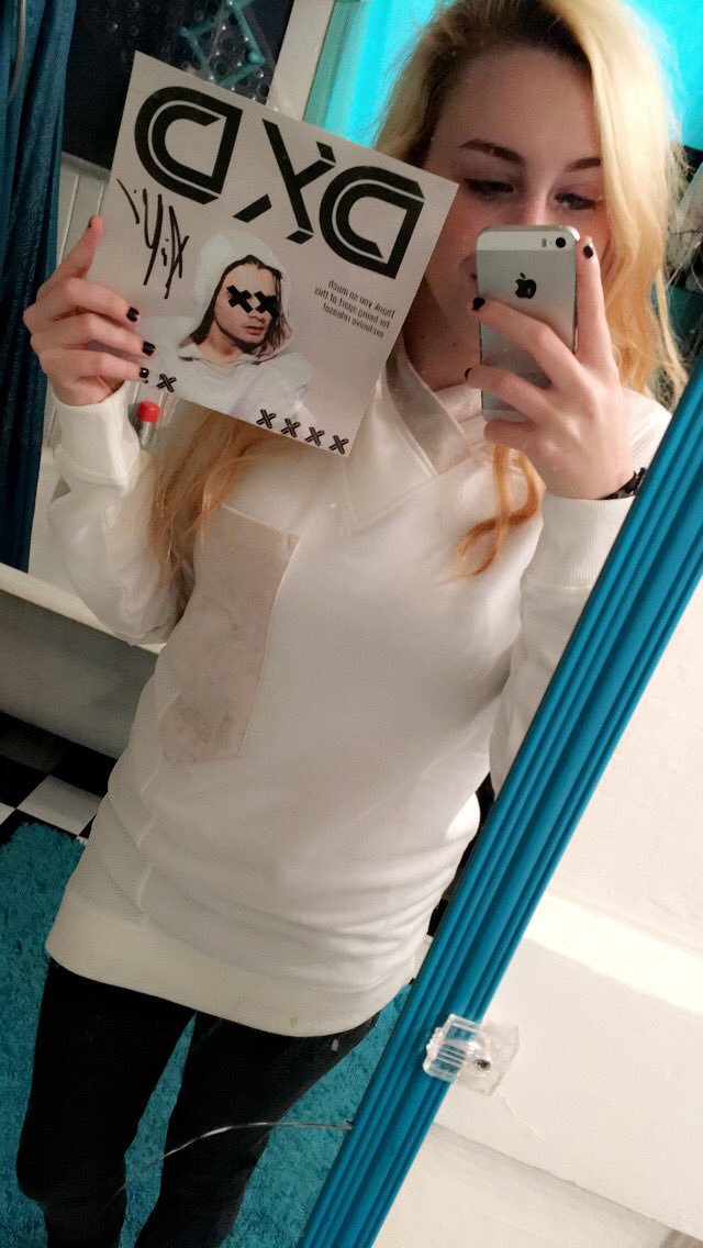 haiitserinn's tweet image. my hoodie by @designedxdevin (@devinoliver) is finally in! it’s so much better than what i imagined and even though im about to die from a heat stroke, it’s worth it. i love you devin! can’t wait to buy more off of your line🖤 i promise i’ll take a better picture later!