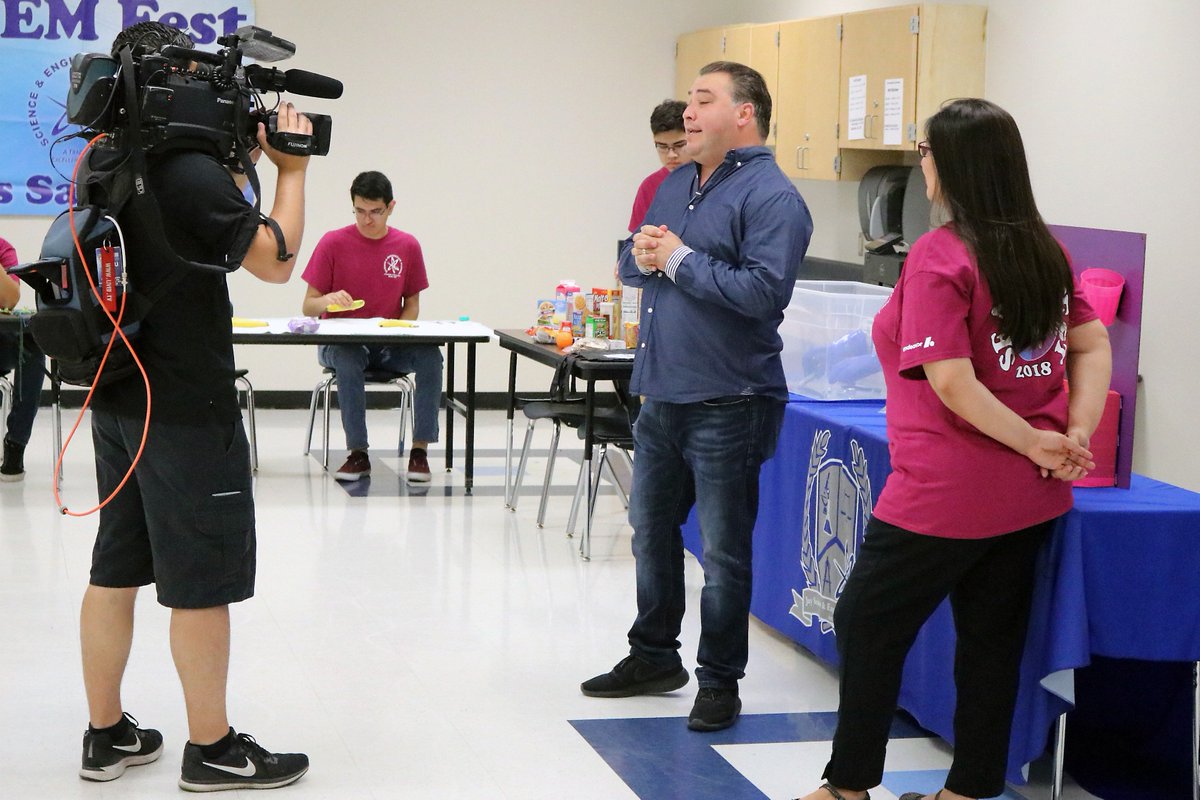JJHS_JOURNALISM's tweet photo. WHERE'S CLETO?
He's at John Jay S.E.A. getting ready for @seastemfest 
StemFest is Saturday from 9:30-2:00 at John Jay H.S.
05.14.2018
Photo By: @chrisl1018 

@NISD @NISDJay @NISDJaySEA @News4SA @KABBFOX29 @CletoRodriguez @esstrojenny @GretchenBley https://t.co/lC6nrThKt4
