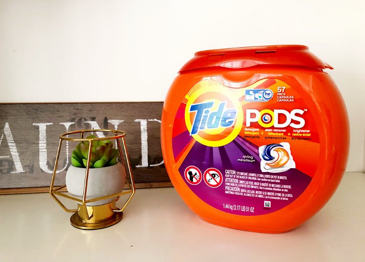 DIYInspired's tweet photo. Take the #QuickColdPledge with @Tide at @Walmart. Save time, money and lighten the environmental impact and switch your washing machine cycles to quick and cold! More info: #ad https://t.co/yNWXbUcsTq https://t.co/fLEgOX54Ds