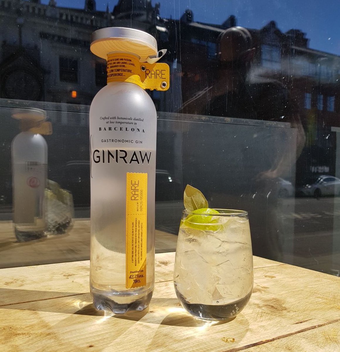 Gin Raw is taking me to my happy place today. This delicious Barcelona Gin boasts intriguing kaffir lime leaves and black cardamom botanicals. 
We have paired it with a Mediterranean Fever-tree Tonic, Kaffir lime leaves and fresh lime.