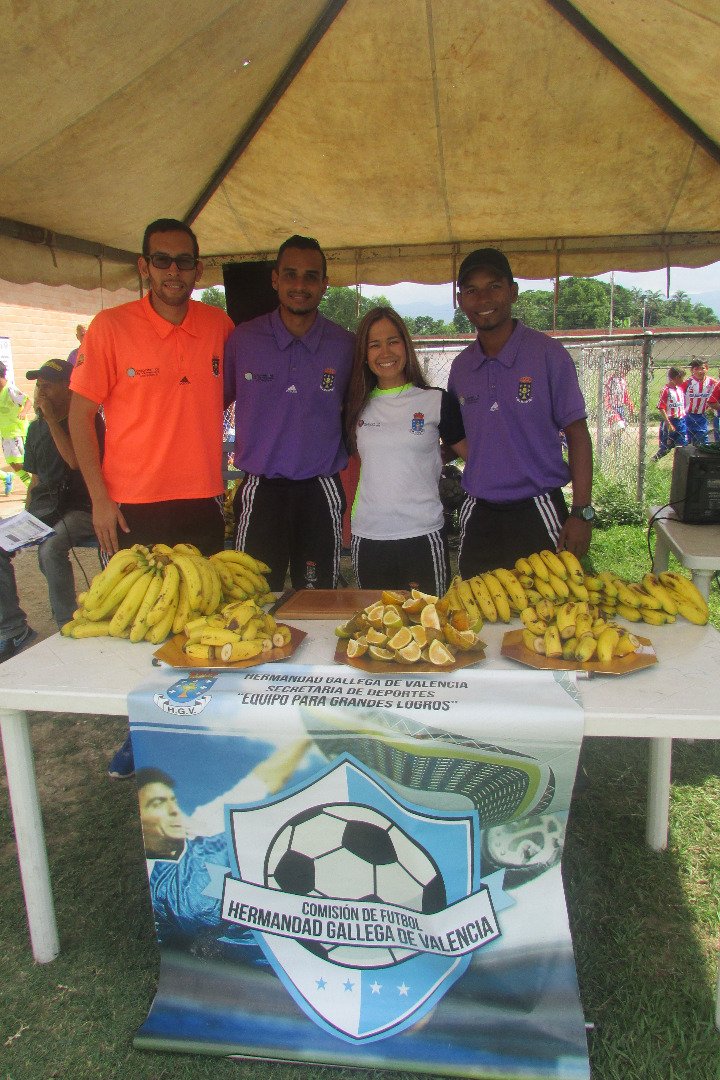 HermandadG_Val's tweet photo. Somos una familia que trabaja unida en pro del fútbol menor. #bandaceleste https://t.co/4wLVxTVMFW