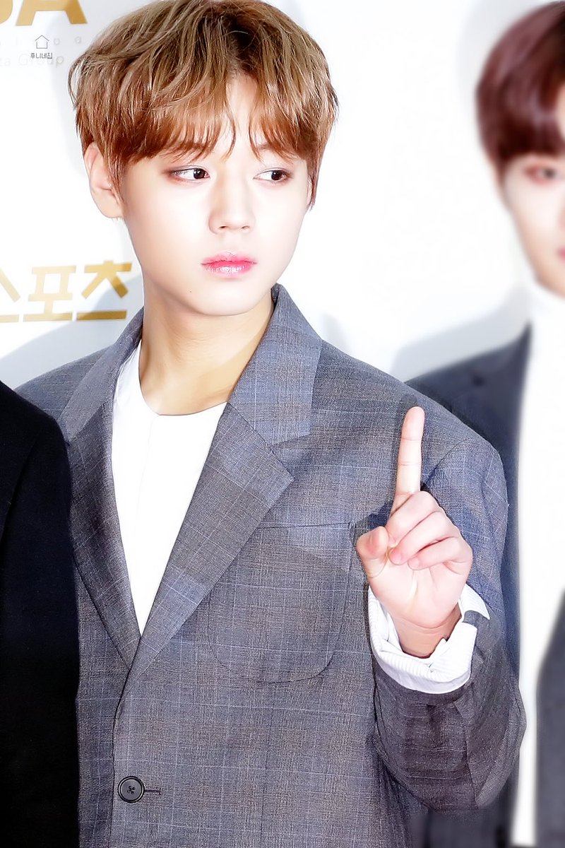 Hoonee_home's tweet photo. 20180110 박지훈 :: 골든디스크시상식 레드카펫

완전 까먹고 있었던 지후니😅😬💕
너무 오래전이라 가물가물하지만 지후니예쁘니깐요😍💘

#박지훈 #워너원
#못올린지후니들찾아올리는중

https://t.co/KsBpVCNYas
https://t.co/IPf2R8pcKI https://t.co/YJRBKymECT